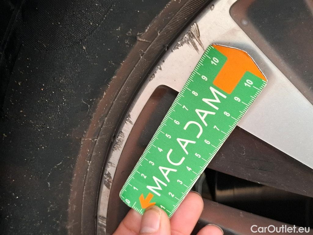  Mercedes  A-Klasse MERCEDES-BENZ Classe A Compact  2018  5P  Berline A 250 e Business Line 8GDCT #26