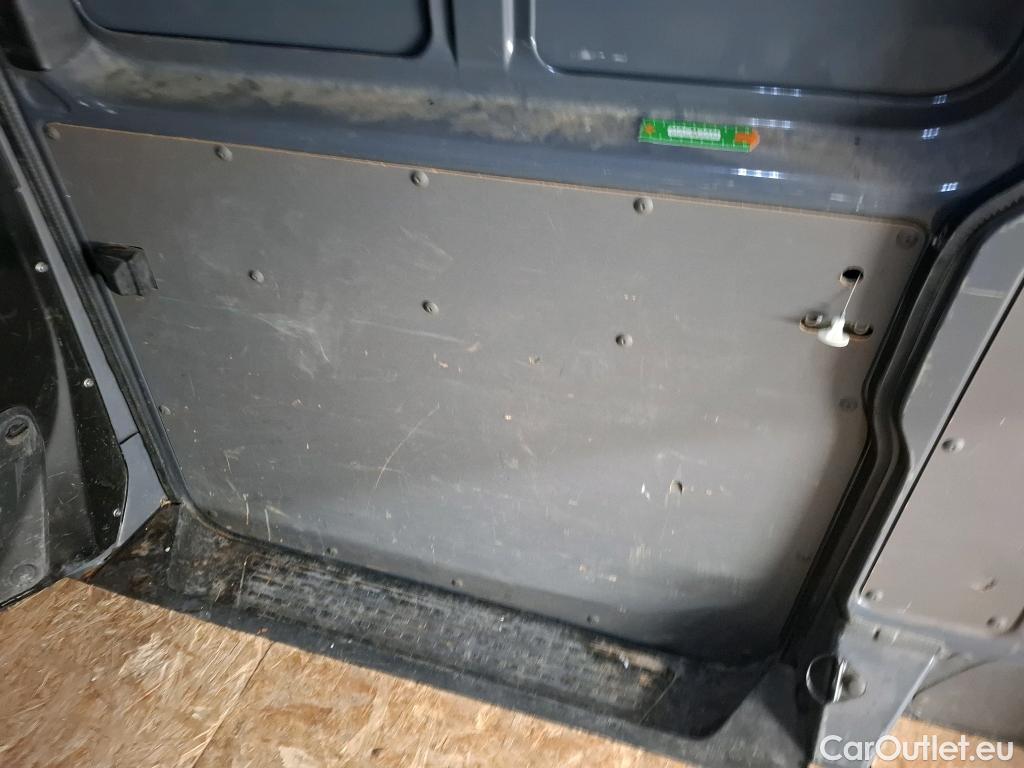  Volkswagen  Transporter VOLKSWAGEN  / 2019 / 4P / Fourgon tôlé 2.0 TDi 150 DSG7 L2H1 Business Plus #8