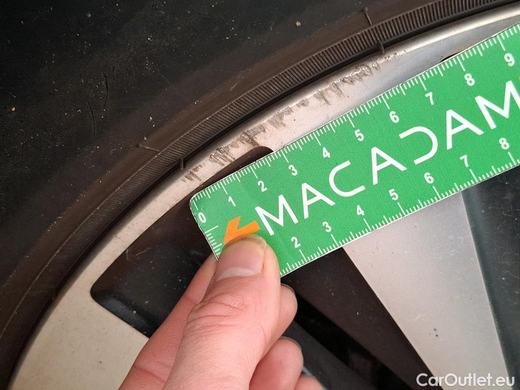  Mercedes  A-Klasse MERCEDES-BENZ Classe A Compact  2018  5P  Berline A 250 e Business Line 8GDCT #10