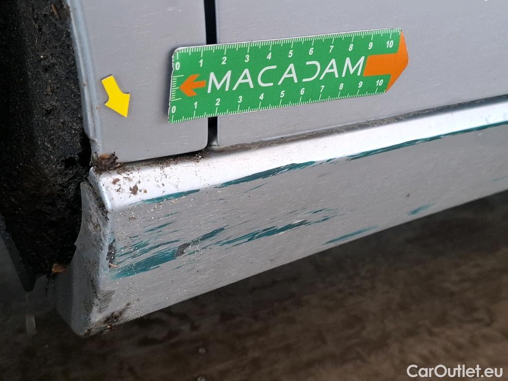  Mercedes  A-Klasse MERCEDES-BENZ Classe A Compact  2018  5P  Berline A 250 e Business Line 8GDCT #36