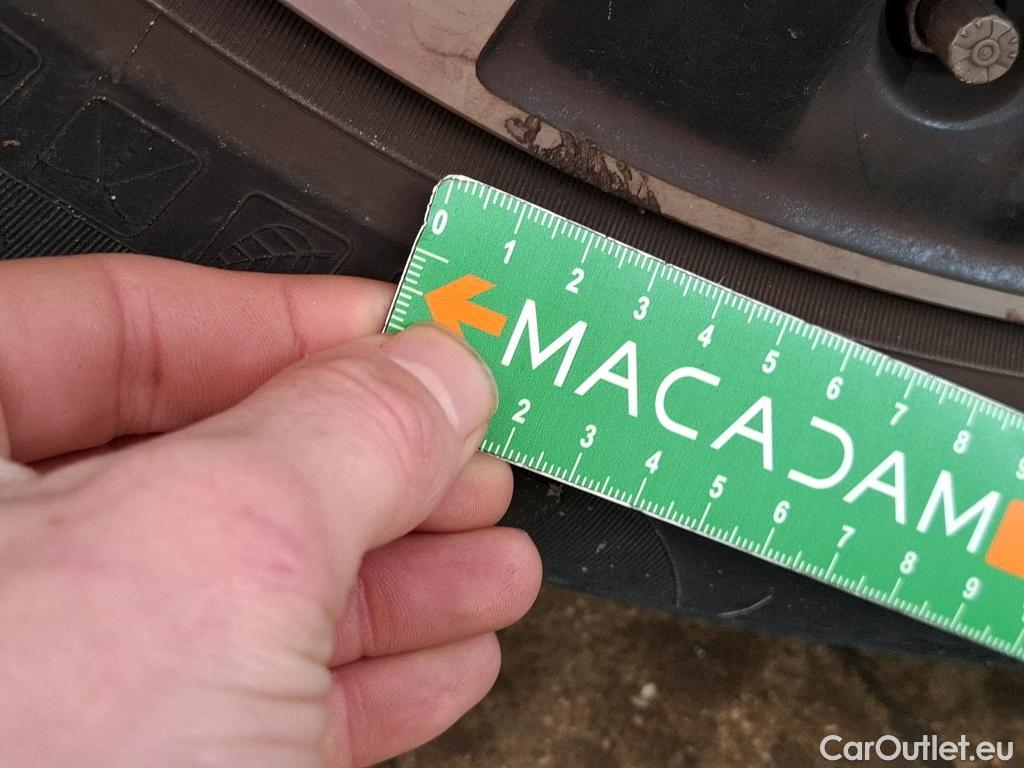  Mercedes  A-Klasse MERCEDES-BENZ Classe A Compact  2018  5P  Berline A 250 e Business Line 8GDCT #9