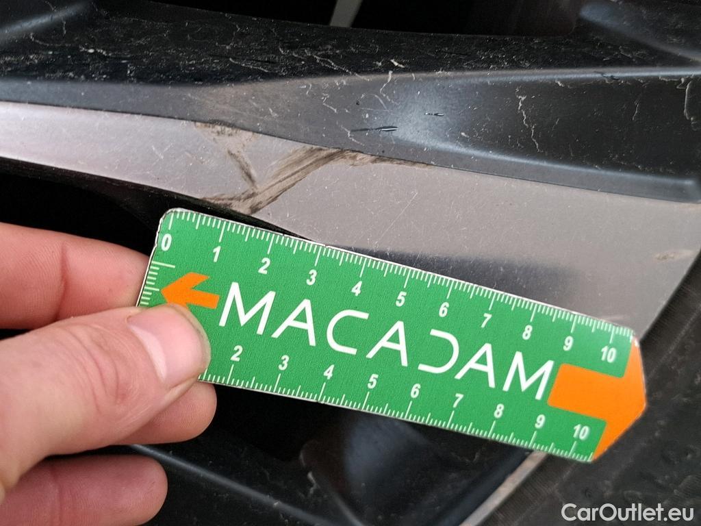  Mercedes  A-Klasse MERCEDES-BENZ Classe A Compact  2018  5P  Berline A 250 e Business Line 8GDCT #19