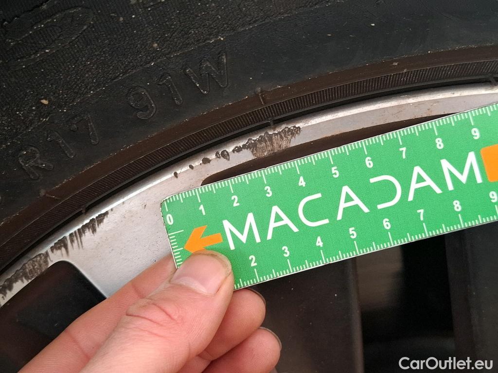  Mercedes  A-Klasse MERCEDES-BENZ Classe A Compact  2018  5P  Berline A 250 e Business Line 8GDCT #24