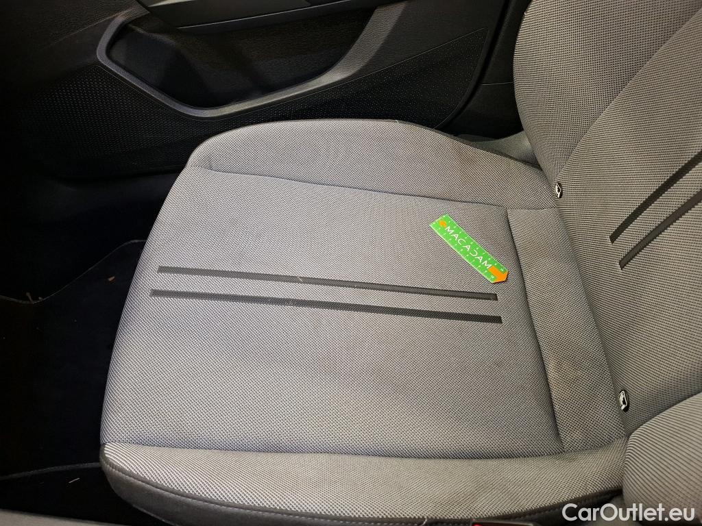  Seat  Leon SEAT  / 2020 / 5P / Berline 1.0 TSI 110 S&S Style Business #32