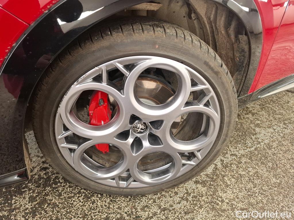  Alfa Romeo  TONALE ALFA ROMEO  / 2022 / 5P / SUV 1.3T PHEV 280 AT6 Q4 Edizione Speciale(SP) #1