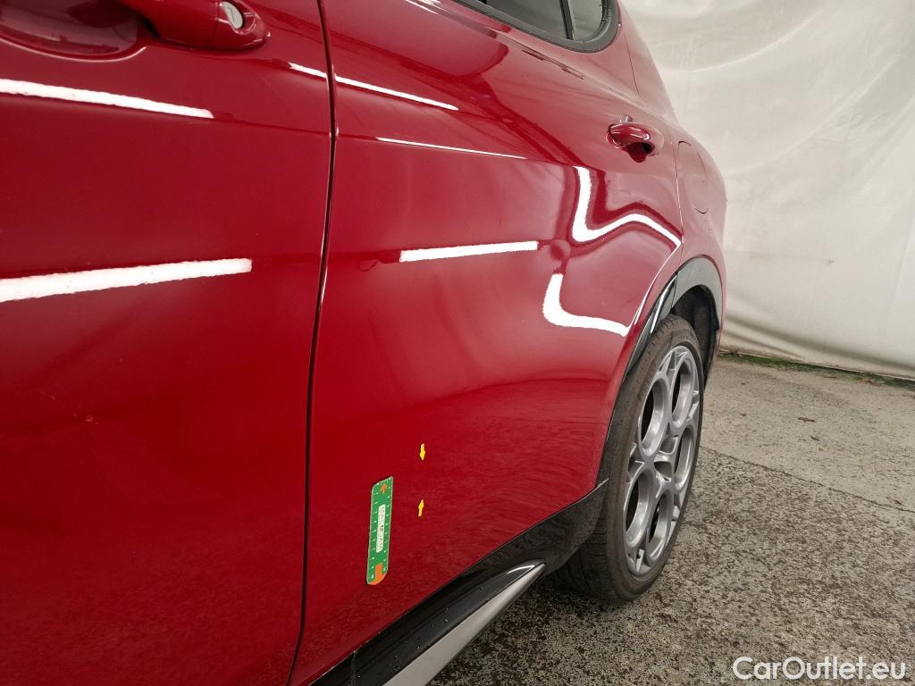  Alfa Romeo  TONALE ALFA ROMEO  / 2022 / 5P / SUV 1.3T PHEV 280 AT6 Q4 Edizione Speciale(SP) #11