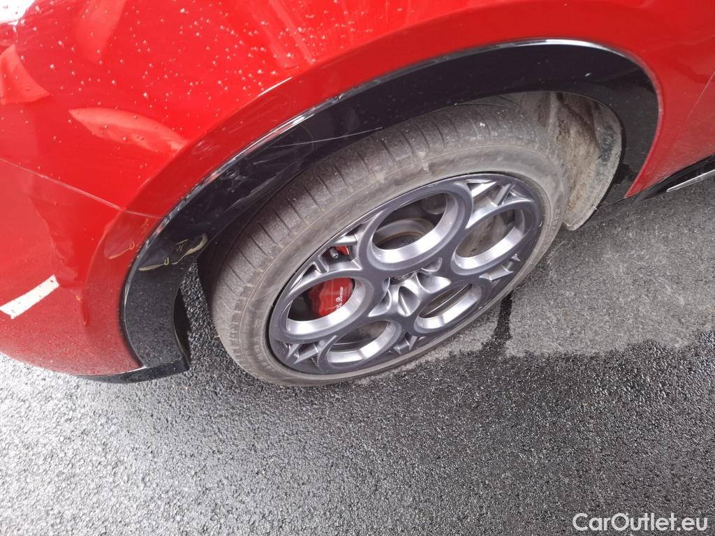  Alfa Romeo  TONALE ALFA ROMEO  / 2022 / 5P / SUV 1.3T PHEV 280 AT6 Q4 Edizione Speciale(SP) #10