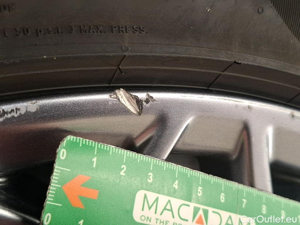  Alfa Romeo  TONALE ALFA ROMEO  / 2022 / 5P / SUV 1.3T PHEV 280 AT6 Q4 Edizione Speciale(SP) #4