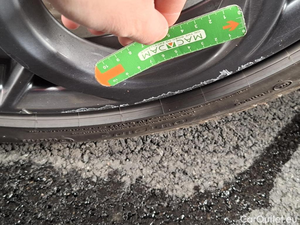  Alfa Romeo  TONALE ALFA ROMEO  / 2022 / 5P / SUV 1.3T PHEV 280 AT6 Q4 Edizione Speciale(SP) #8