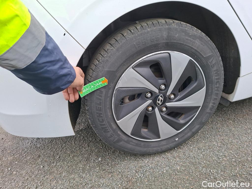  Hyundai   Ioniq Ioniq Business Hybrid 1.6 GDI 140CV BVA6 E6 #17