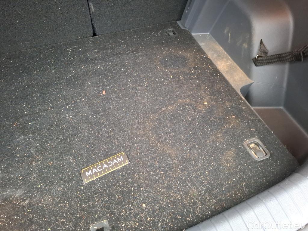  Hyundai  Bayon HYUNDAI  / 2021 / 5P / SUV 1.0 T-GDI 100 HYBRID 48V INTUITIVE #9