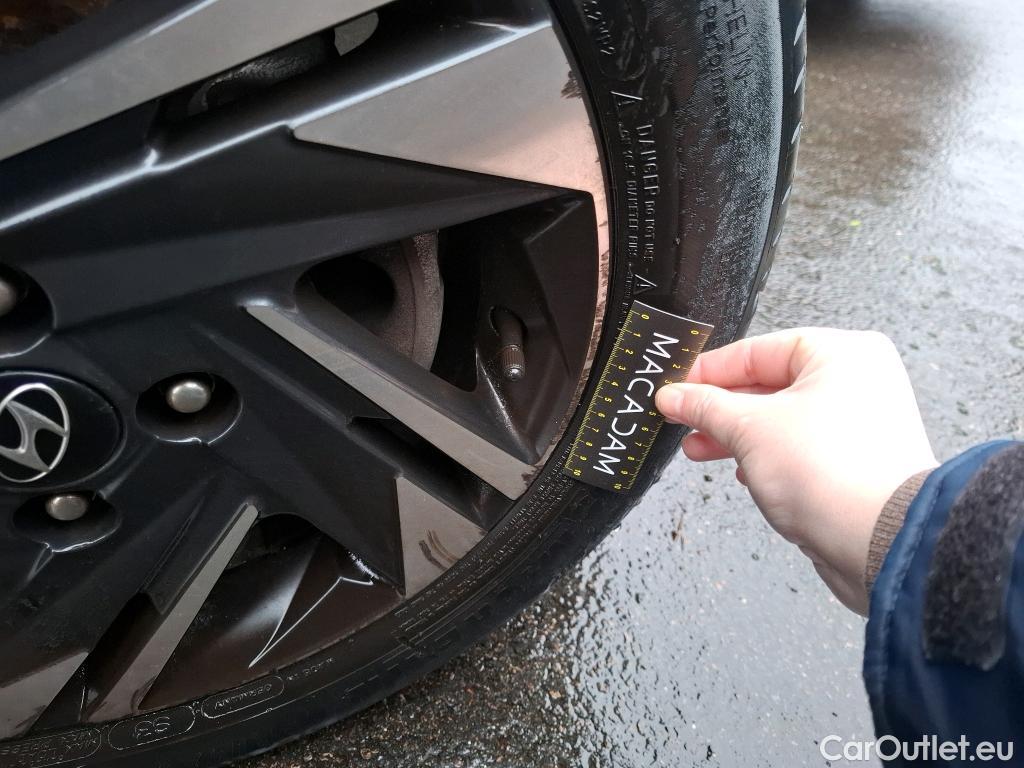  Hyundai  Bayon HYUNDAI  / 2021 / 5P / SUV 1.0 T-GDI 100 HYBRID 48V INTUITIVE #3