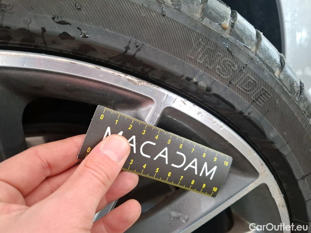  Mercedes  A-Klasse MERCEDES-BENZ Classe A Berline / 2018 / 4P / Berline A 250 e AMG Line 8G-DCT #19