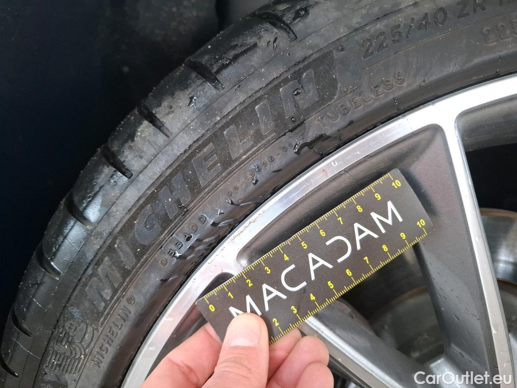  Mercedes  A-Klasse MERCEDES-BENZ Classe A Berline / 2018 / 4P / Berline A 250 e AMG Line 8G-DCT #35