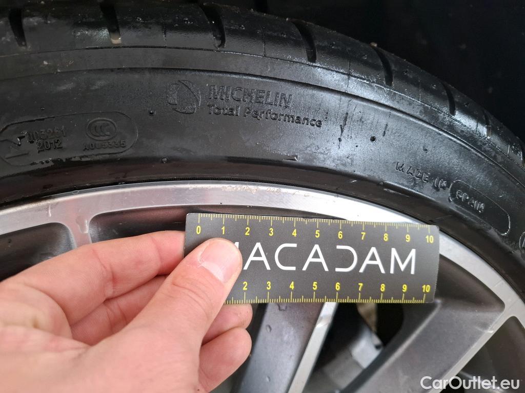  Mercedes  A-Klasse MERCEDES-BENZ Classe A Berline / 2018 / 4P / Berline A 250 e AMG Line 8G-DCT #13