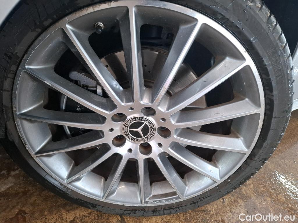  Mercedes  A-Klasse MERCEDES-BENZ Classe A Berline / 2018 / 4P / Berline A 250 e AMG Line 8G-DCT #17