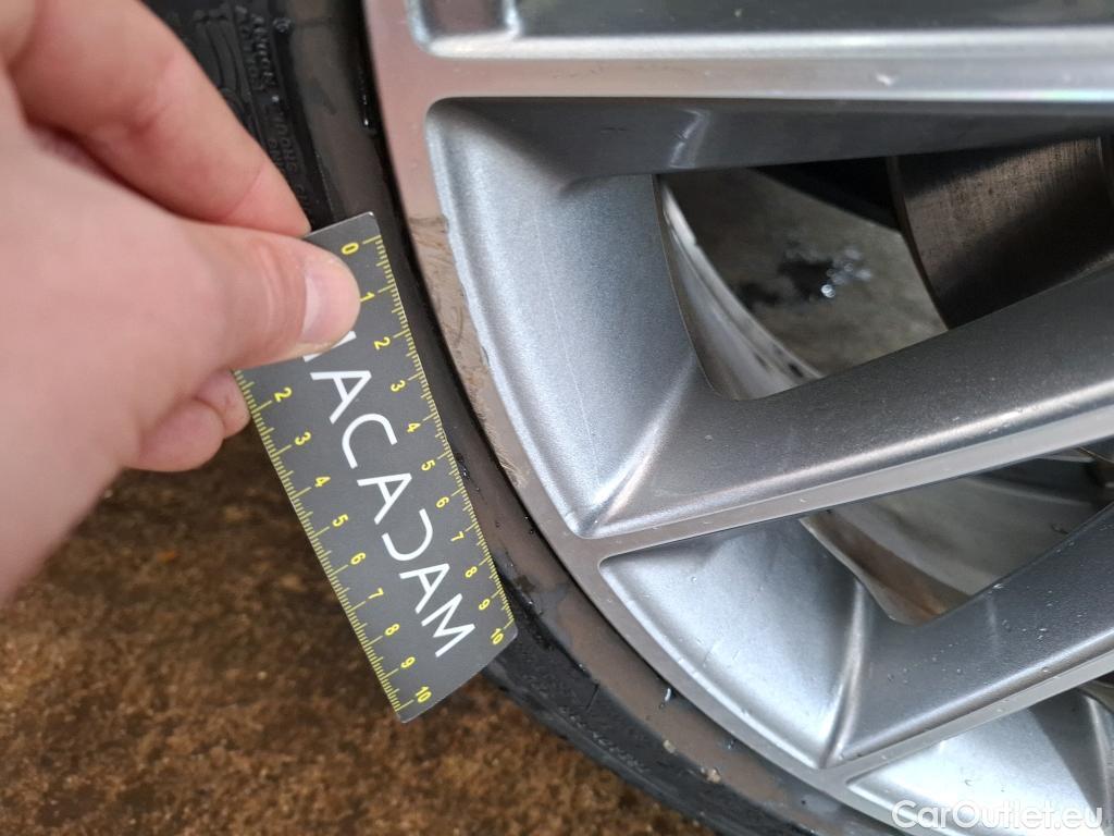  Mercedes  A-Klasse MERCEDES-BENZ Classe A Berline / 2018 / 4P / Berline A 250 e AMG Line 8G-DCT #15