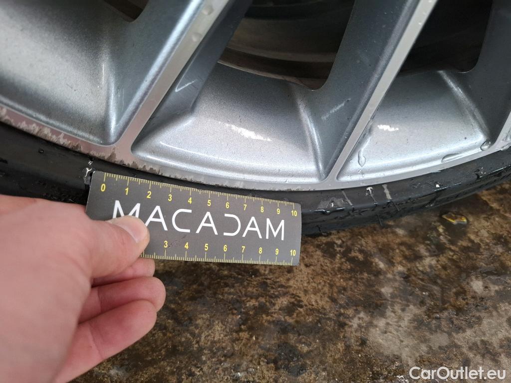  Mercedes  A-Klasse MERCEDES-BENZ Classe A Berline / 2018 / 4P / Berline A 250 e AMG Line 8G-DCT #34