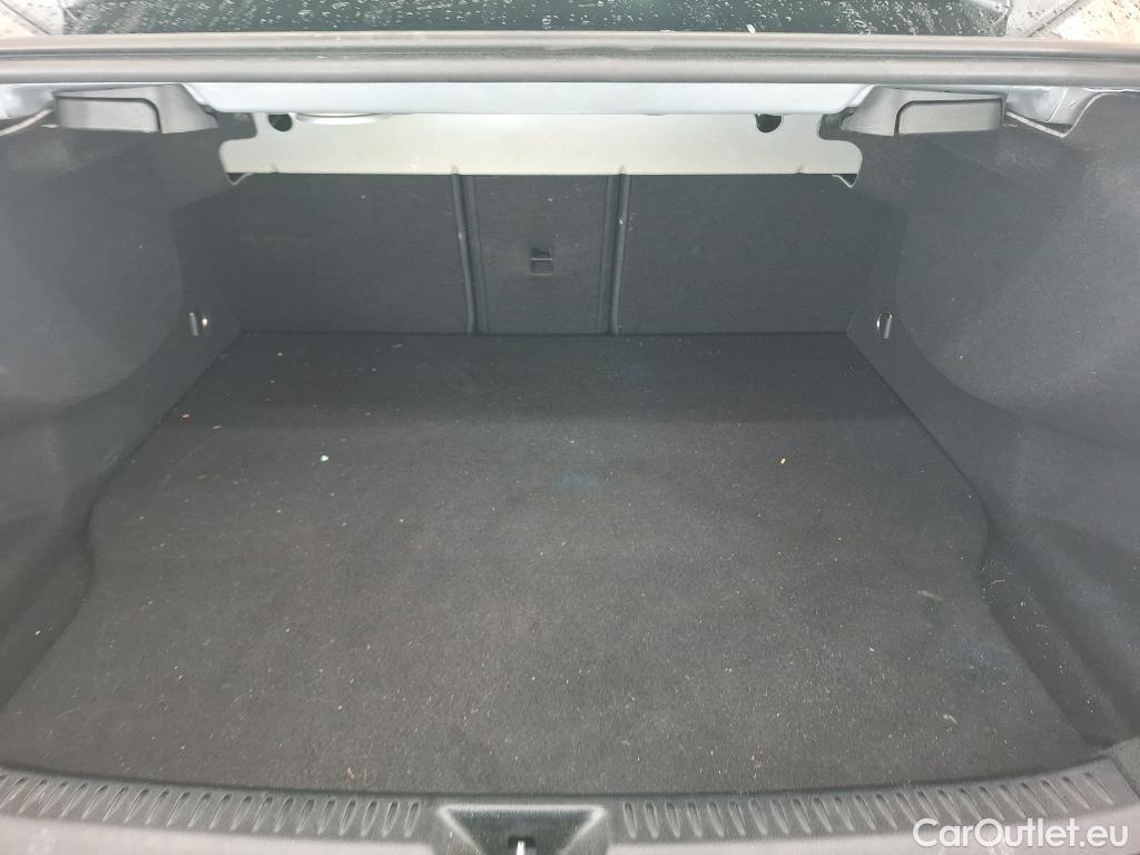  Mercedes  A-Klasse MERCEDES-BENZ Classe A Berline / 2018 / 4P / Berline A 250 e AMG Line 8G-DCT #37