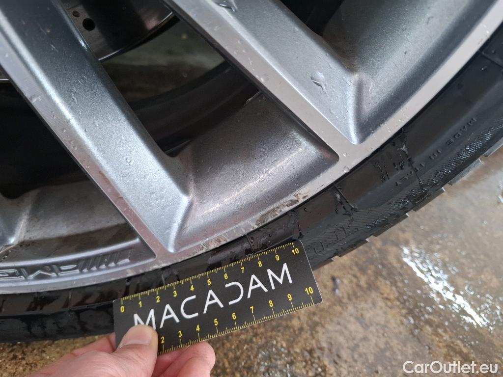  Mercedes  A-Klasse MERCEDES-BENZ Classe A Berline / 2018 / 4P / Berline A 250 e AMG Line 8G-DCT #21