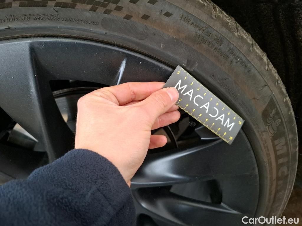  Tesla  Model Y TESLA  / 2020 / 5P / SUV Grande Autonomie RWD #7