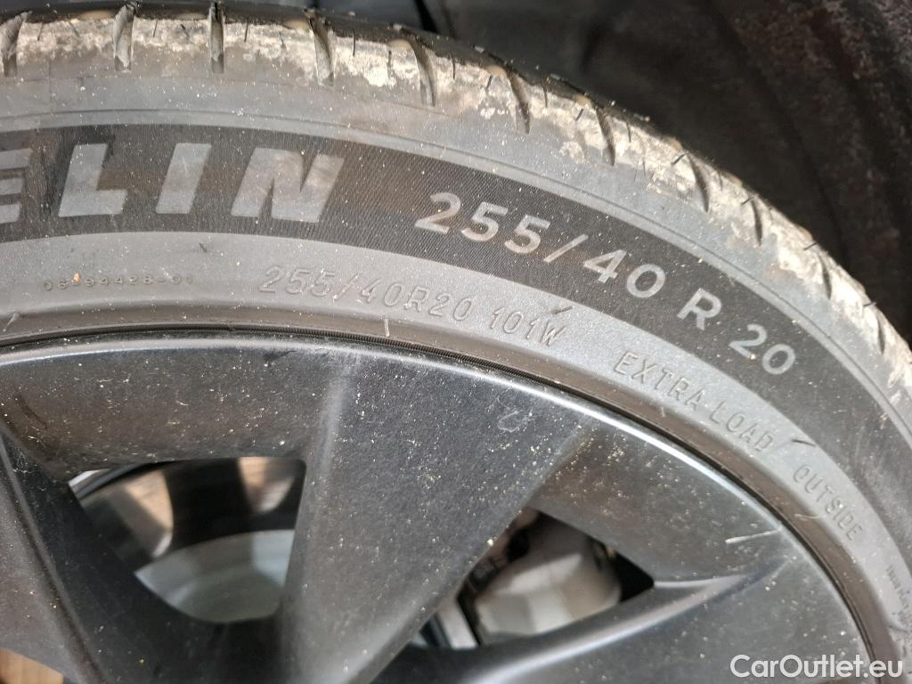  Tesla  Model Y TESLA  / 2020 / 5P / SUV Grande Autonomie RWD #4