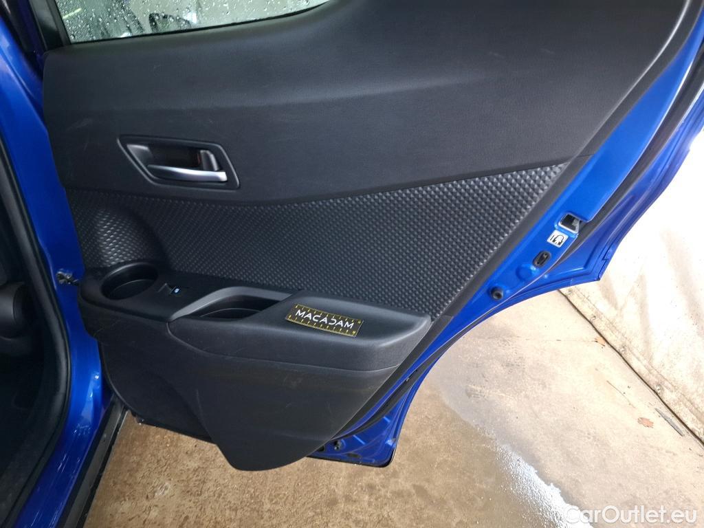  Toyota  C-HR TOYOTA  5p Berline 1.8 HYBRIDE 122 GRAPHIC #3