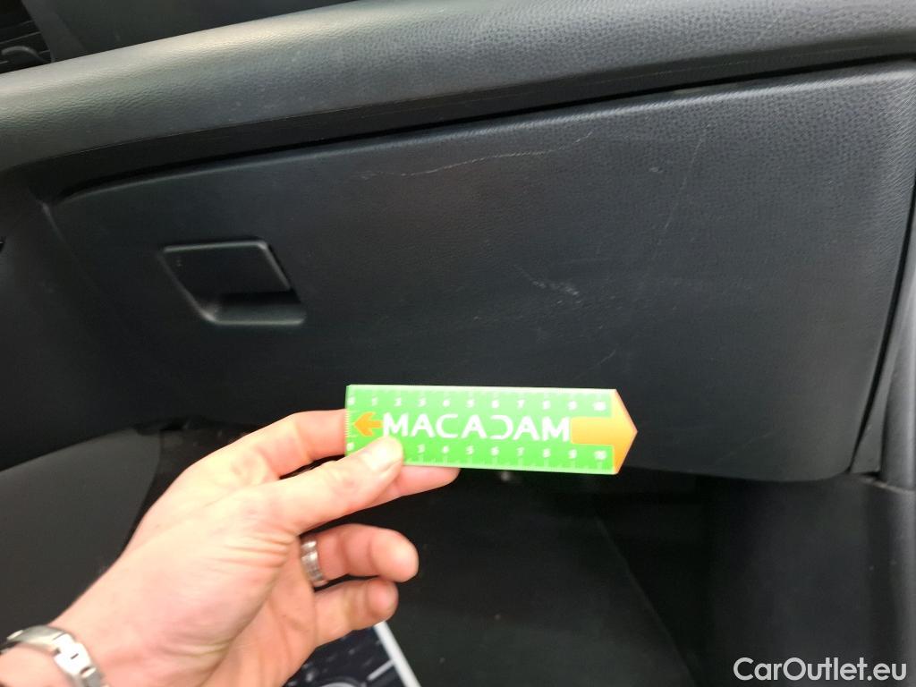  Toyota  Yaris TOYOTA  Hybride / 2019 / 5P / Berline Hybride 116h France Business Stage Acad #23