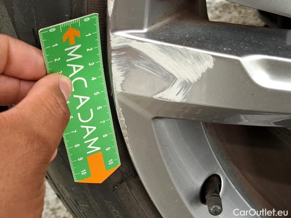  Volkswagen  Tiguan VOLKSWAGEN  / 2020 / 5P / SUV 1.4 eHybrid 245 DSG6 R-Line #4