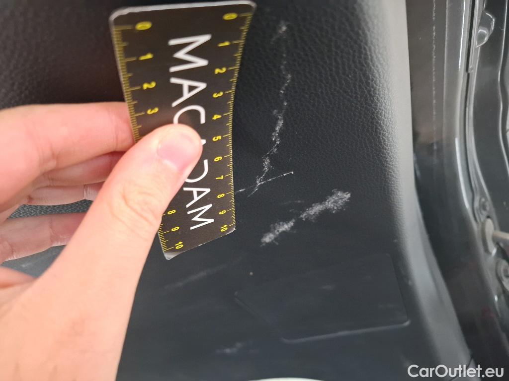  Toyota  RAV4 TOYOTA  Hybride / 2017 / 5P / SUV Hybride AWD 222ch Black Edition #9