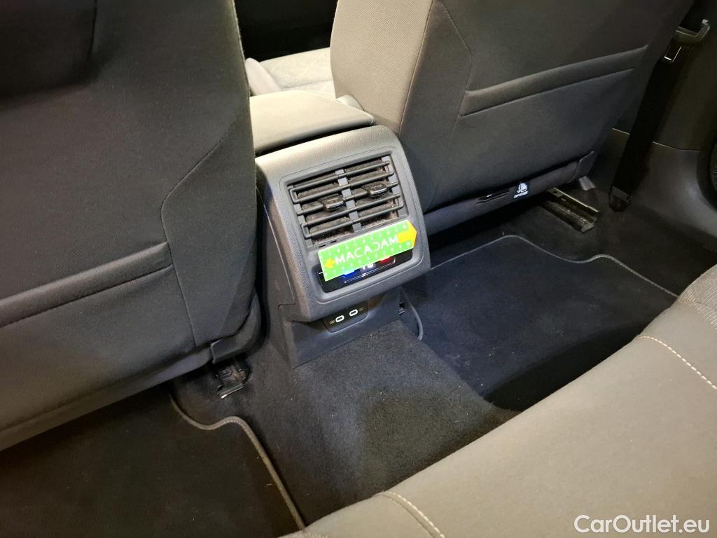  Volkswagen  Golf  VOLKSWAGEN SW / 2020 / 5P / Break 1.5 eTSI OPF 130 DSG7 Life Business #11