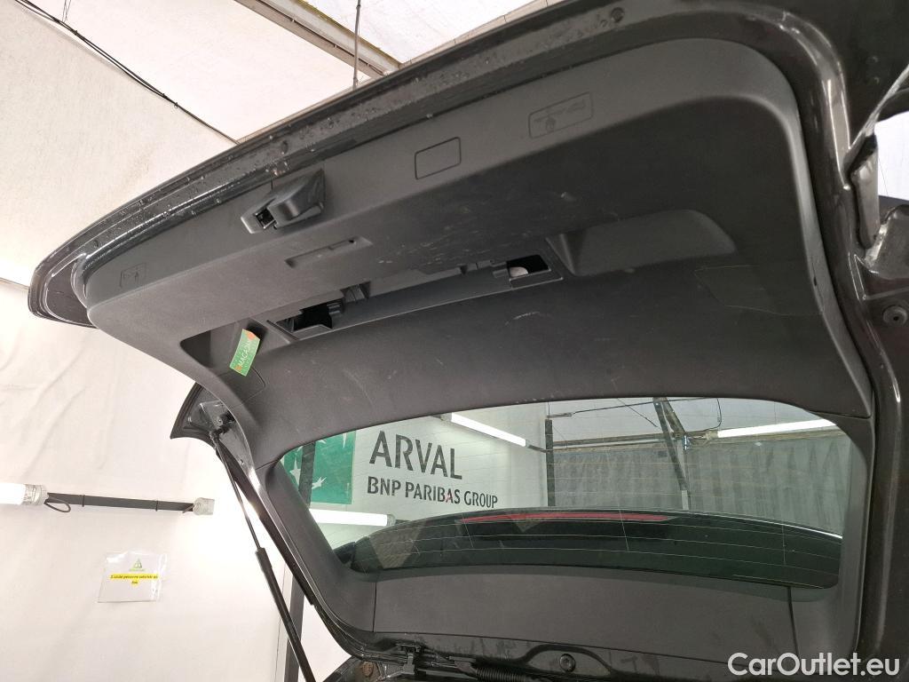  Volkswagen  Golf  VOLKSWAGEN SW / 2020 / 5P / Break 1.5 eTSI OPF 130 DSG7 Life Business #6