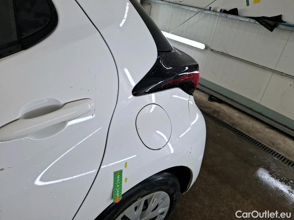  Toyota  Yaris TOYOTA  Hybride / 2019 / 5P / Berline Hybride 116h France Business Stage Acad #31