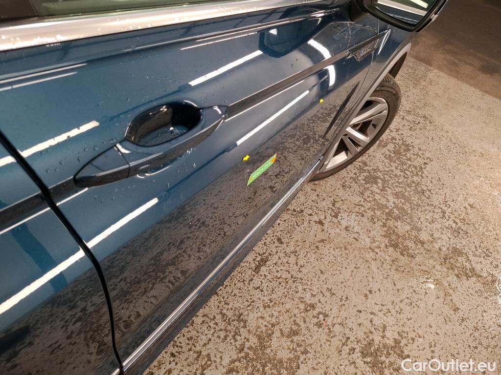  Volkswagen  Tiguan VOLKSWAGEN  / 2020 / 5P / SUV 1.4 eHybrid 245 DSG6 R-Line #35