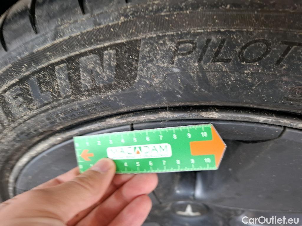  Tesla  Model 3 TESLA   2018 4P  Berline Grande Autonomie #33