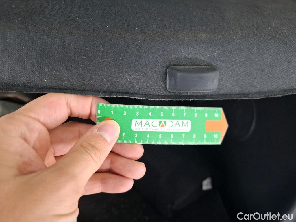  Renault  Megane  IV Berline 5pt. Société Air Nav Reversible 1.5 dCi 90CV BVM6 E6 #6