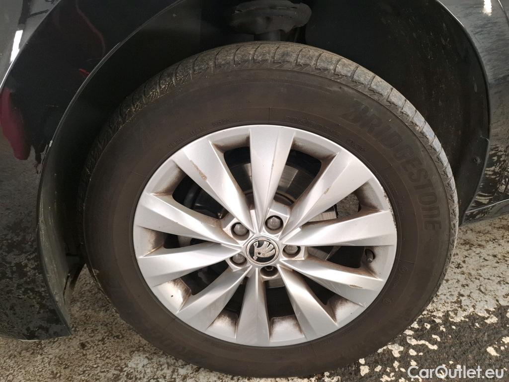  Skoda  KAMIQ SKODA  / 2019 / 5P / SUV 1.6 TDI 116ch DSG7 Business #33