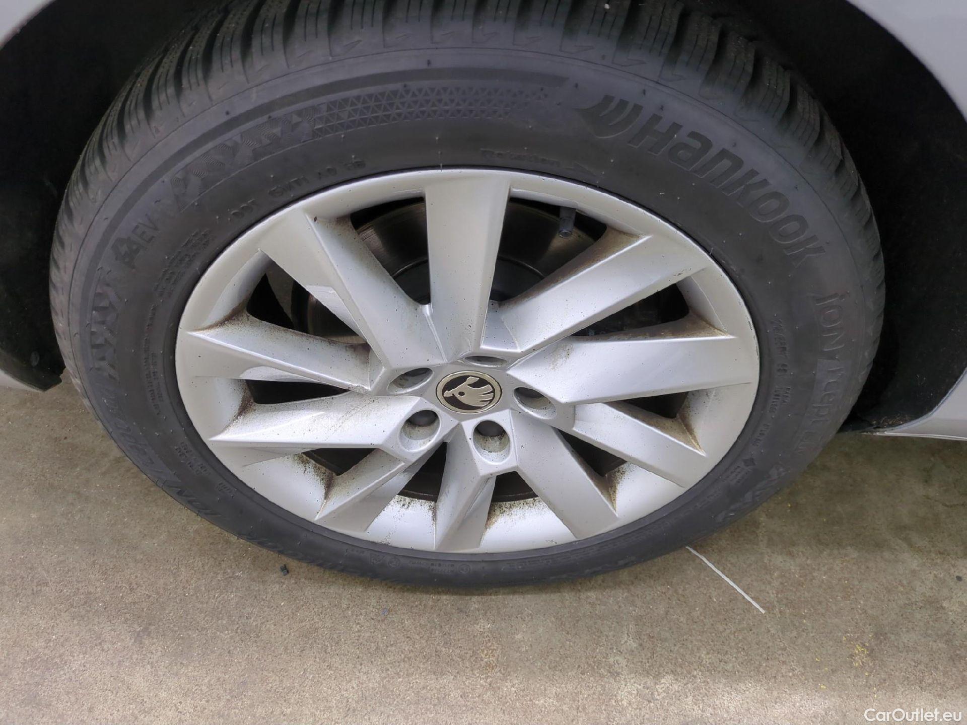  Skoda  Superb  Break Business 2.0 TDI 150CV BVA7 E6d #18