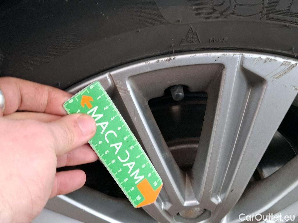  Peugeot  308 PEUGEOT  / 2017 / 5P / Berline Puretech 110 S&S Allure #3