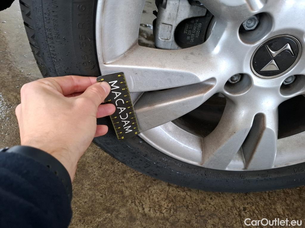  Citroen  DS3 DS DS 3 3p Berline PureTech 110 Automatique Executive #69