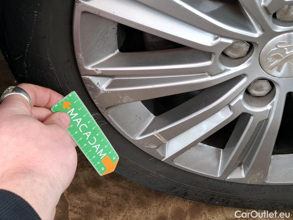  Peugeot  308 PEUGEOT  / 2017 / 5P / Berline Puretech 110 S&S Allure #5