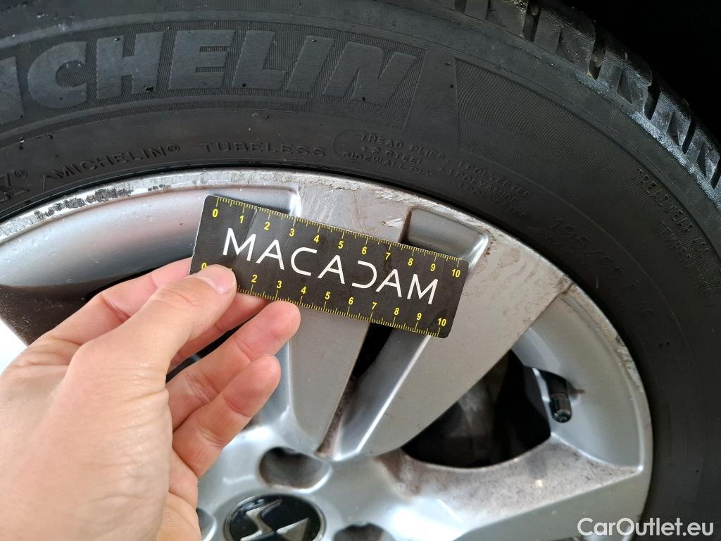  Citroen  DS3 DS DS 3 3p Berline PureTech 110 Automatique Executive #43