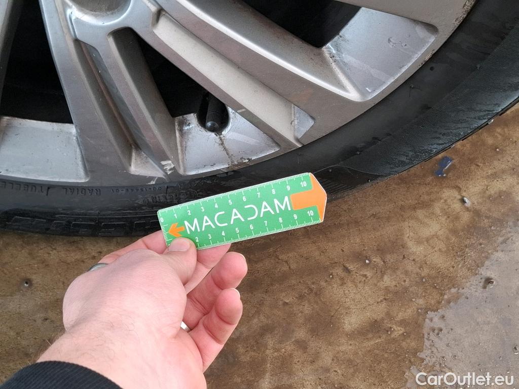  Peugeot  308 PEUGEOT  / 2017 / 5P / Berline Puretech 110 S&S Allure #8