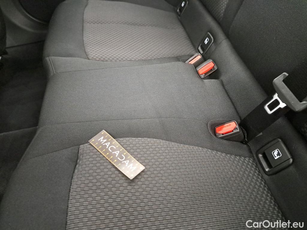  Bmw  Serie 1 BMW Série 1 / 2019 / 5P / Berline 116i DKG7 Business Design #4