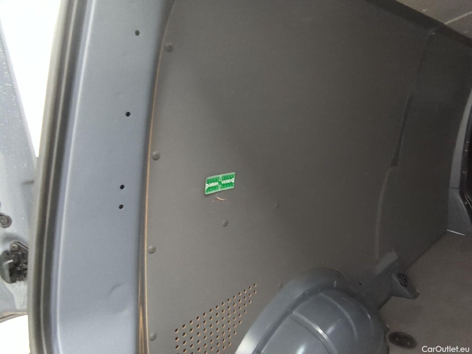  Volkswagen  Transporter VOLKSWAGEN  VU 4p Fourgon 2.0 TDi 150 L2H1 Business Line #3