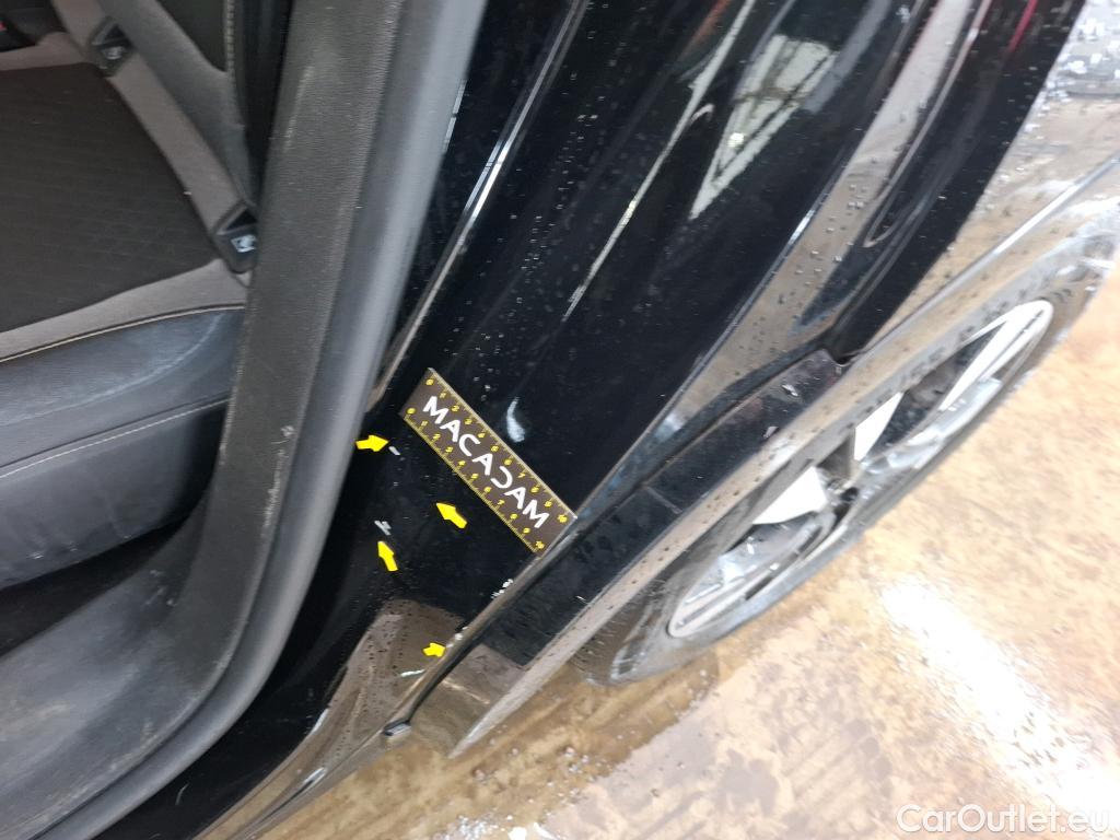  Opel   Grandland X Grandland X Elegance Business 1.5 130CV BVA8 E6d #1