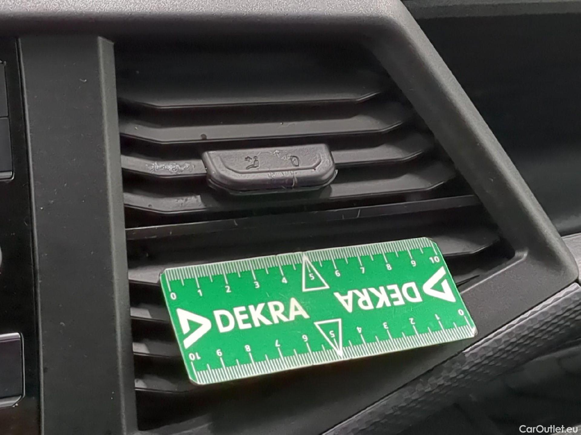  Volkswagen  Transporter VOLKSWAGEN  VU 4p Fourgon 2.0 TDi 150 L2H1 Business Line #2