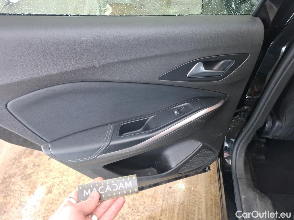  Opel   Grandland X Grandland X Elegance Business 1.5 130CV BVA8 E6d #13