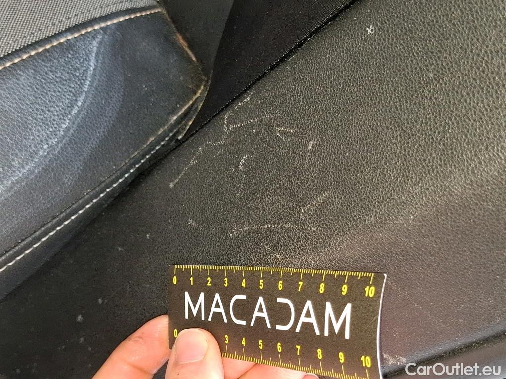  Opel   Grandland X Grandland X Elegance Business 1.5 130CV BVA8 E6d #9