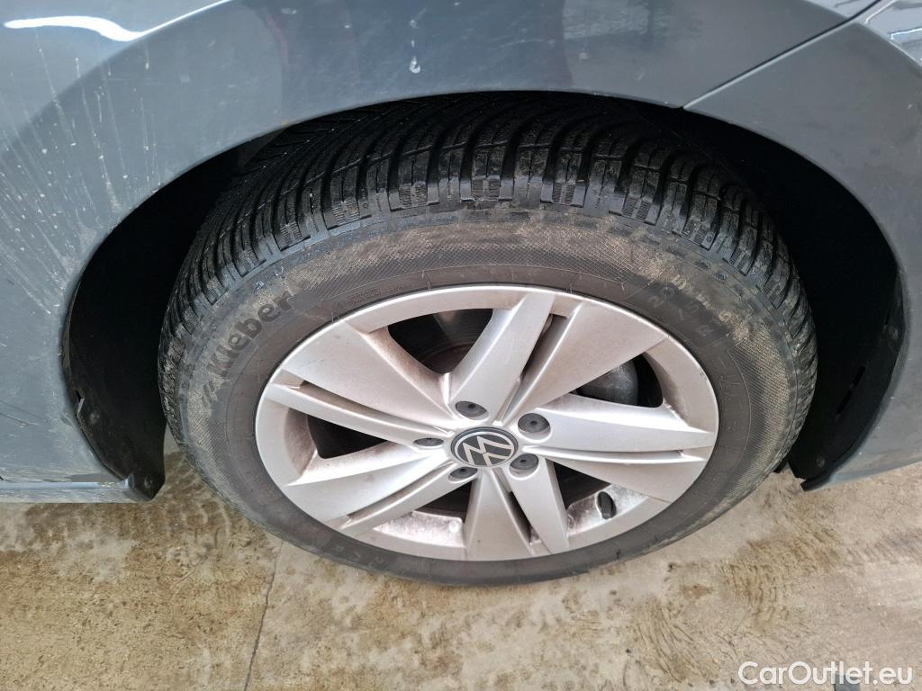  Volkswagen  Golf  VIII Berline Life 1st 2.0 TDI 115CV BVM6 E6d #32